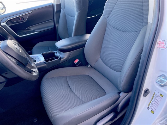 2024 Toyota RAV4 LE photo 4