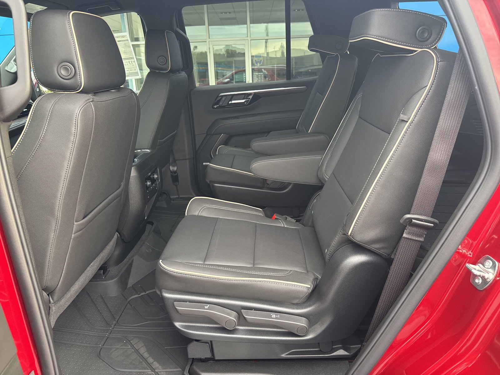 2025 Chevrolet Tahoe Premier photo 22