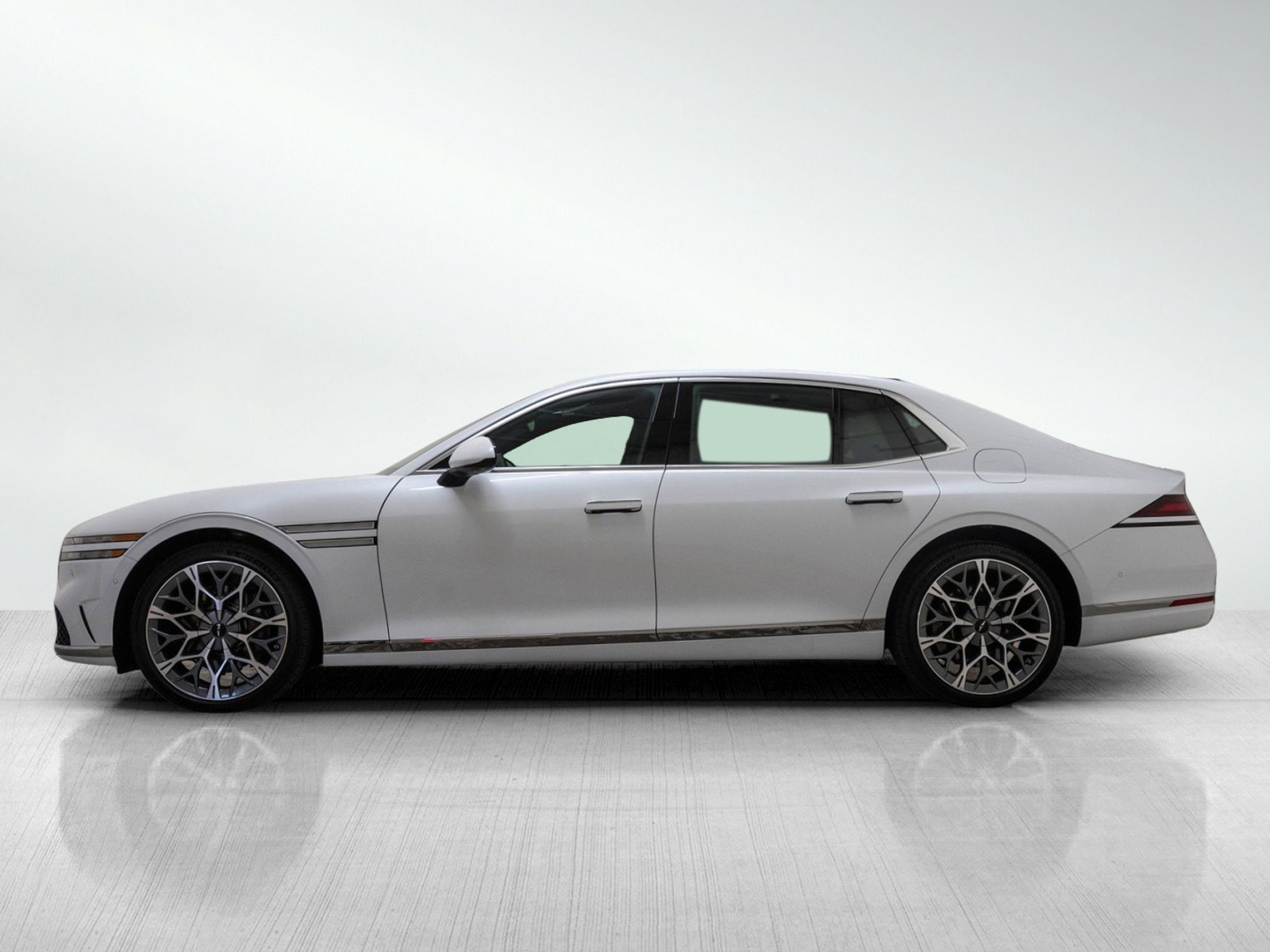 2025 Genesis G90 3.5T AWD photo 3