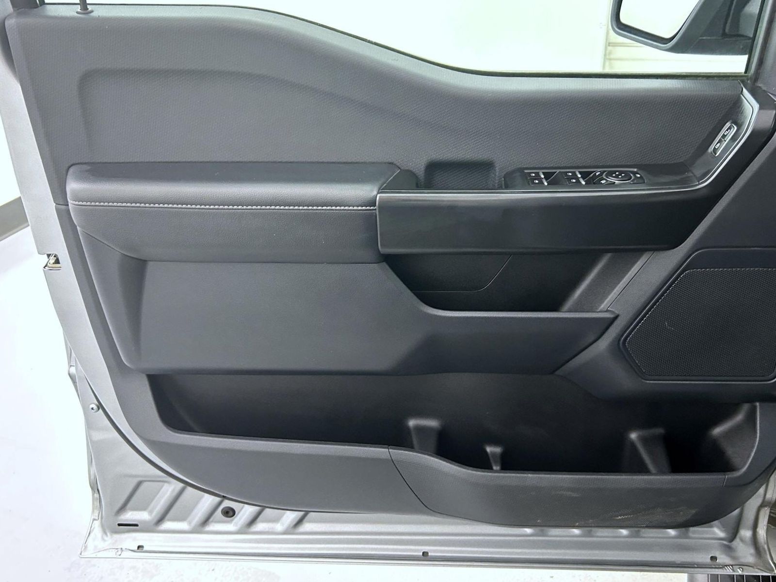 2023 Ford F-150 XL photo 9