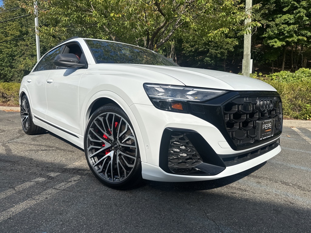 2025 Audi SQ8 Prestige's photo