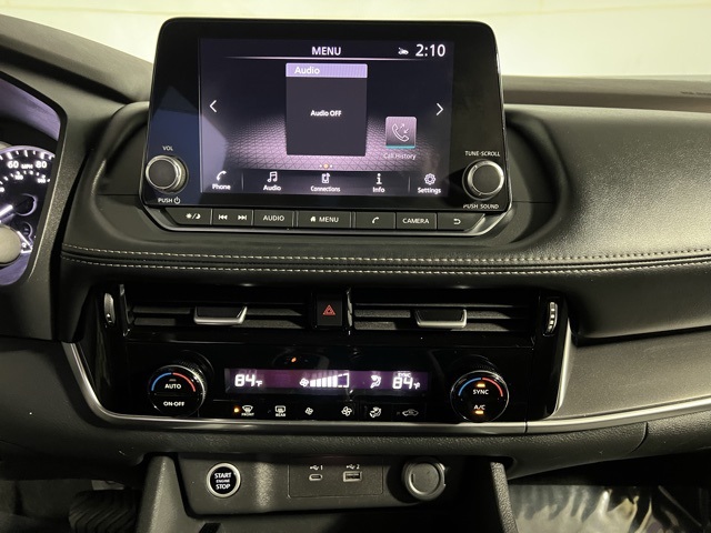2022 Nissan Rogue SV photo 10