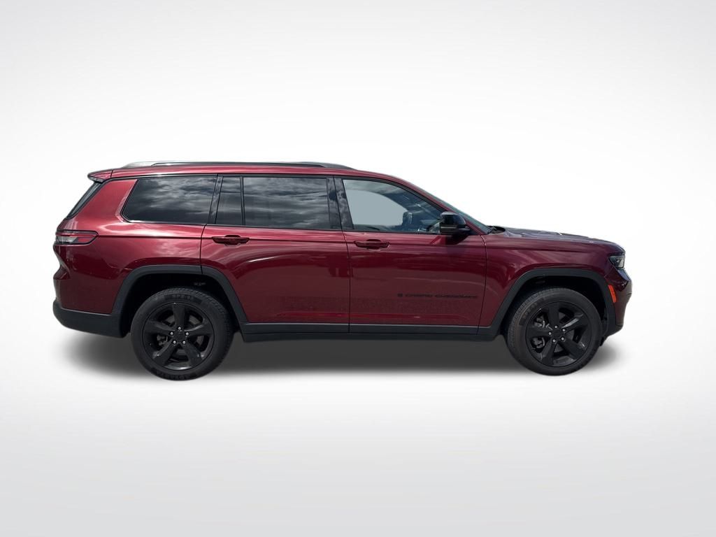 2023 Jeep Grand Cherokee Altitude photo 5
