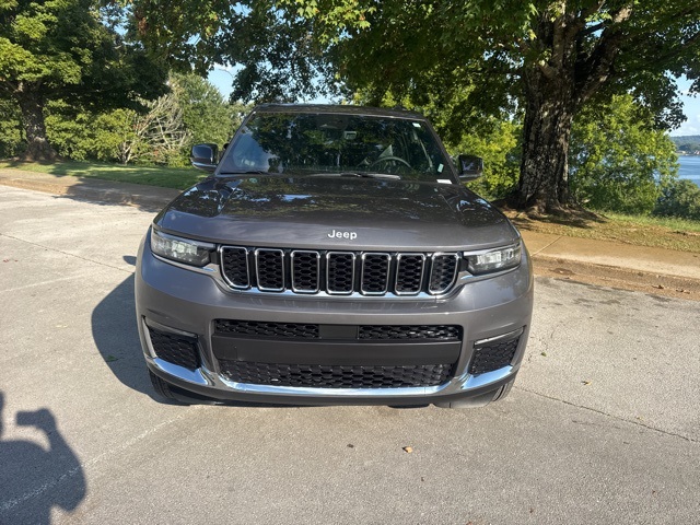 2025 Jeep Grand Cherokee Limited photo 2