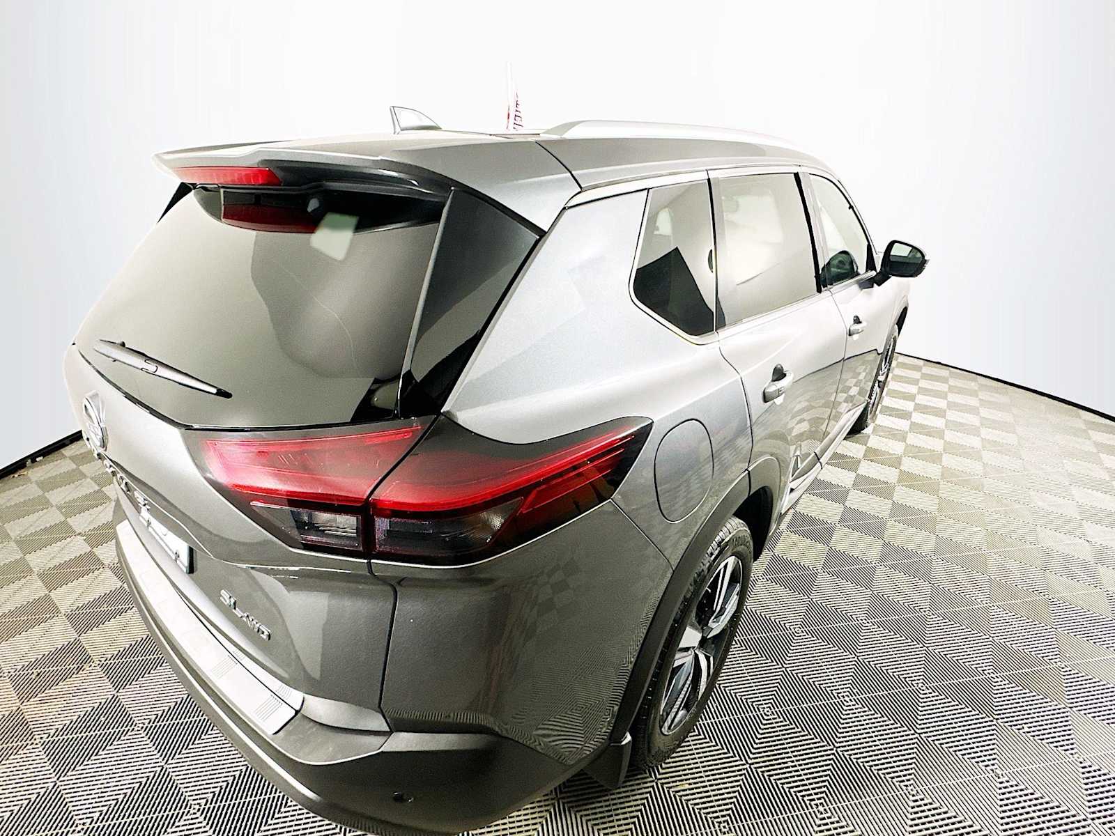 2023 Nissan Rogue SL photo 4