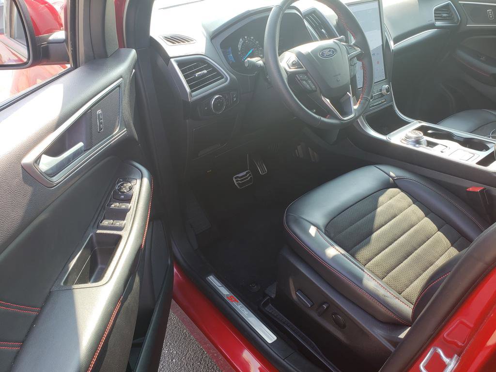 2024 Ford Edge ST-Line photo 11