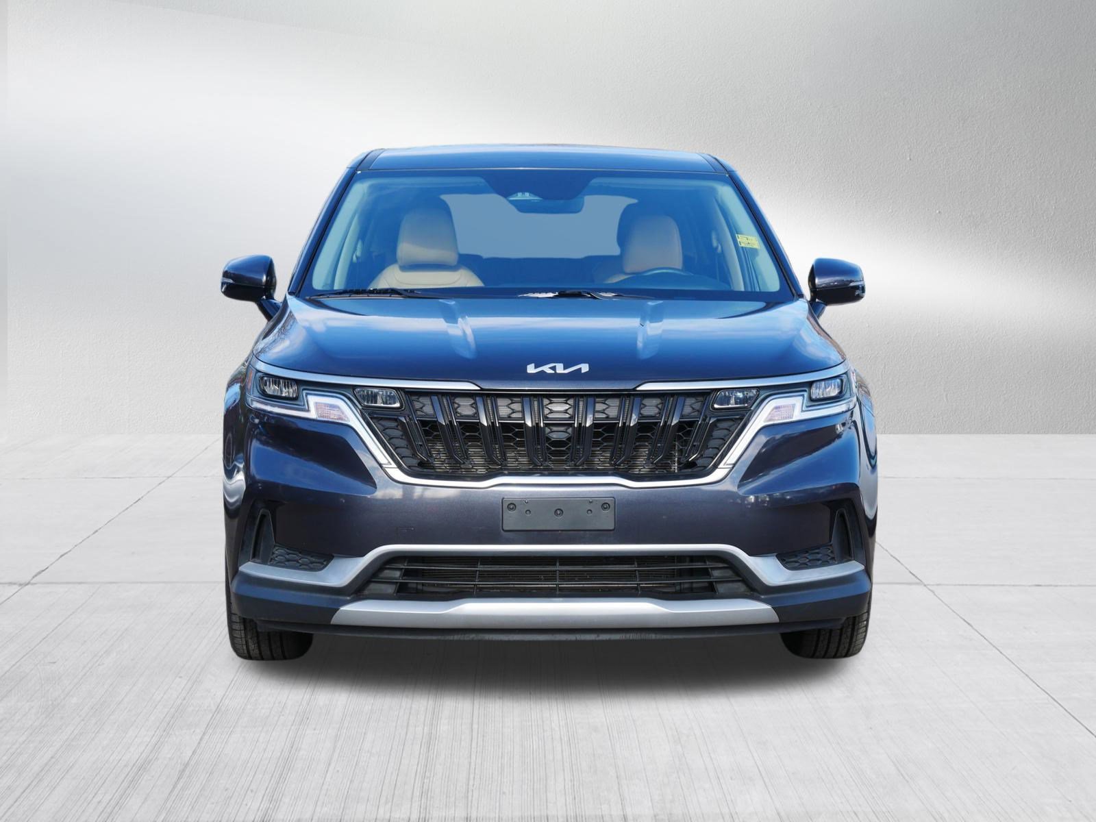 2024 Kia Carnival LX photo 2