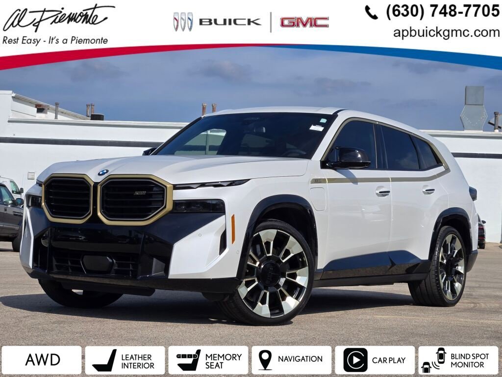 2023 BMW XM Base's photo