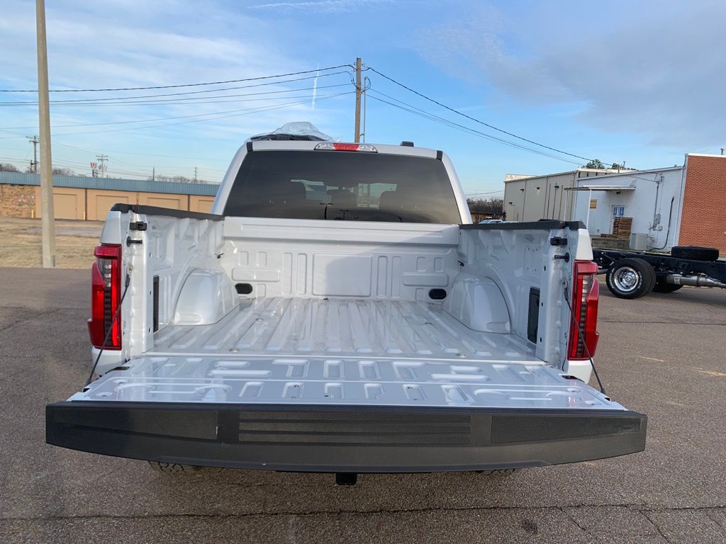 2025 Ford F-150 XLT photo 24