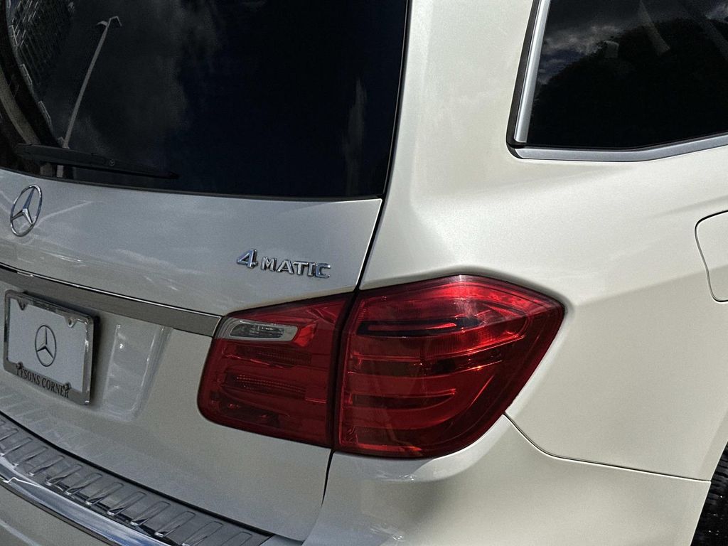 2016 Mercedes Benz GL 450 photo 7