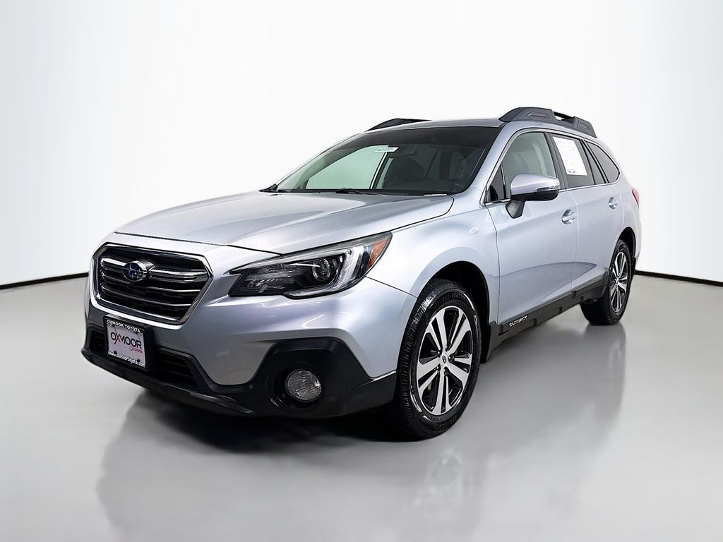 2018 Subaru Outback Limited photo 3