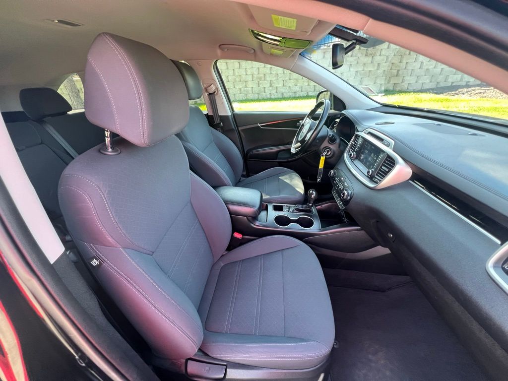 2017 Kia Sorento LX photo 21