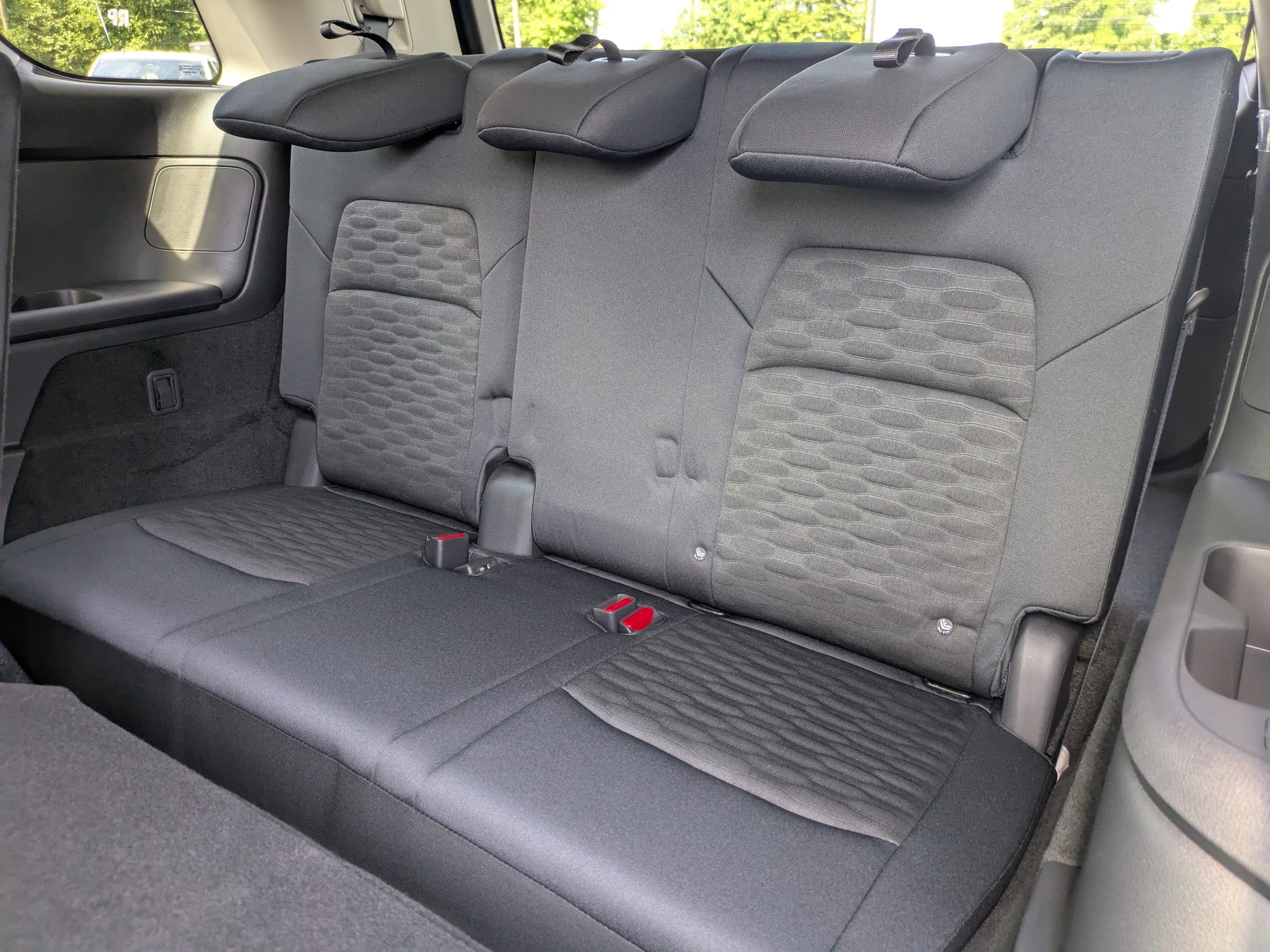 2025 Nissan Pathfinder SV photo 3
