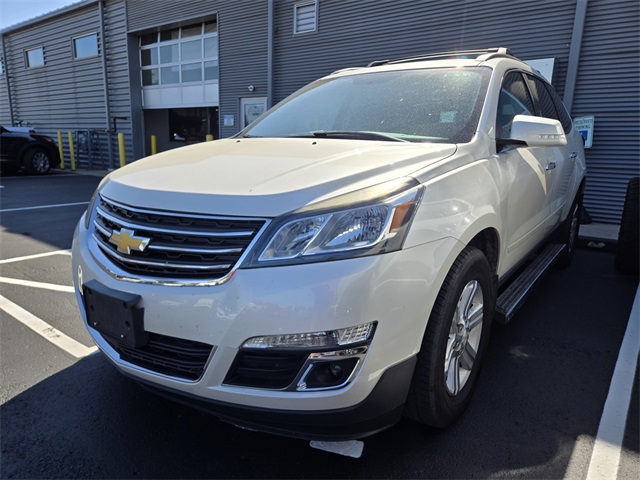 2014 Chevrolet Traverse 1LT photo 2