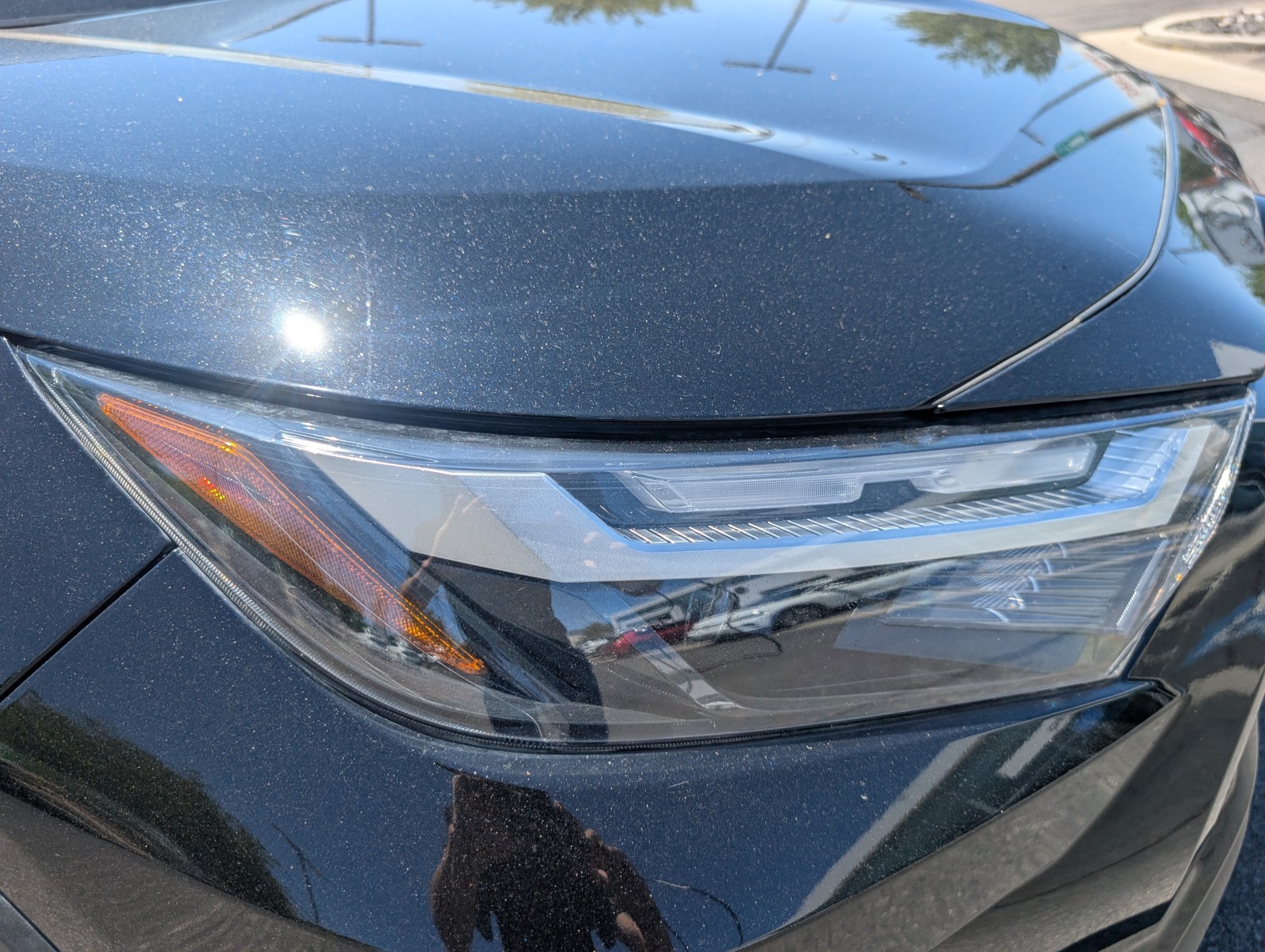 Used 2022 Midnight Black Metallic Toyota Hybrid XLE Premium image 31