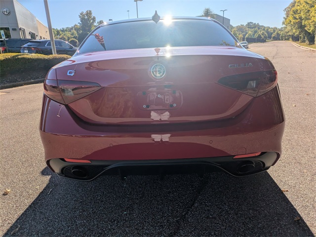 2022 Alfa Romeo Giulia Ti photo 4
