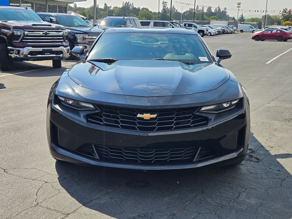 2023 Chevrolet Camaro 1LT photo 9