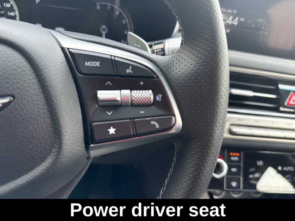 2025 Genesis G70 2.5T photo 22