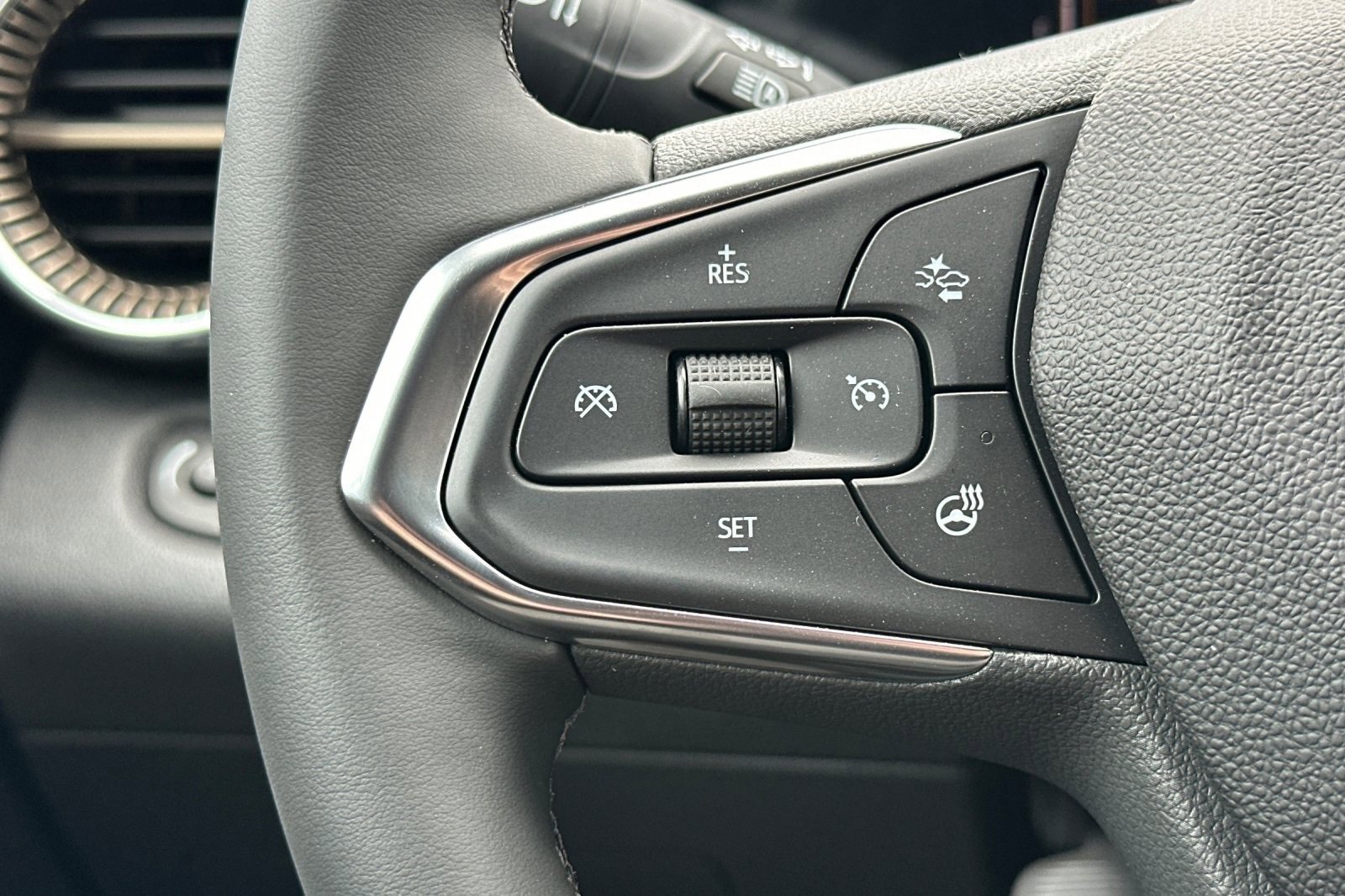 2025 Chevrolet Trax ACTIV photo 26