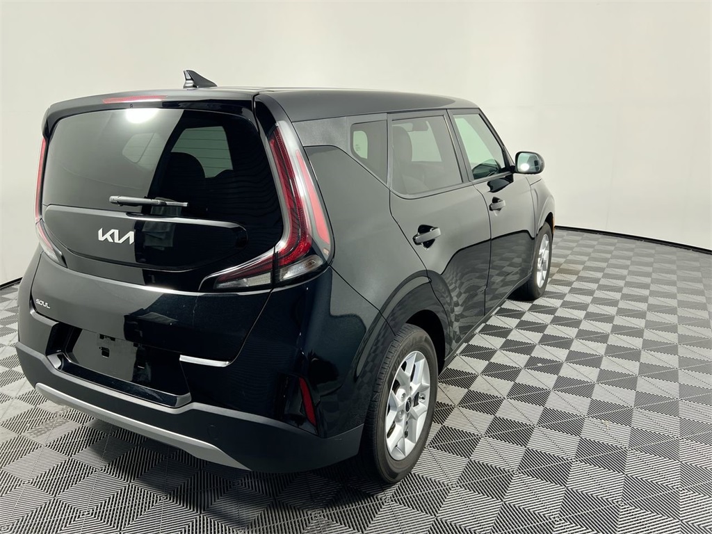 2025 Kia Soul LX S photo 3