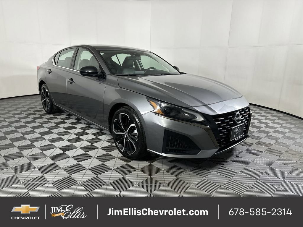 2023 Nissan Altima SR