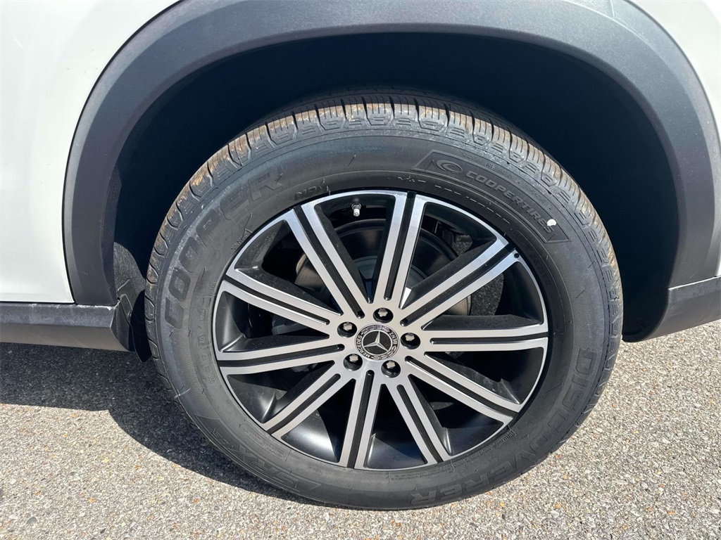 2025 Mercedes Benz GLE 350 4MATIC photo 3