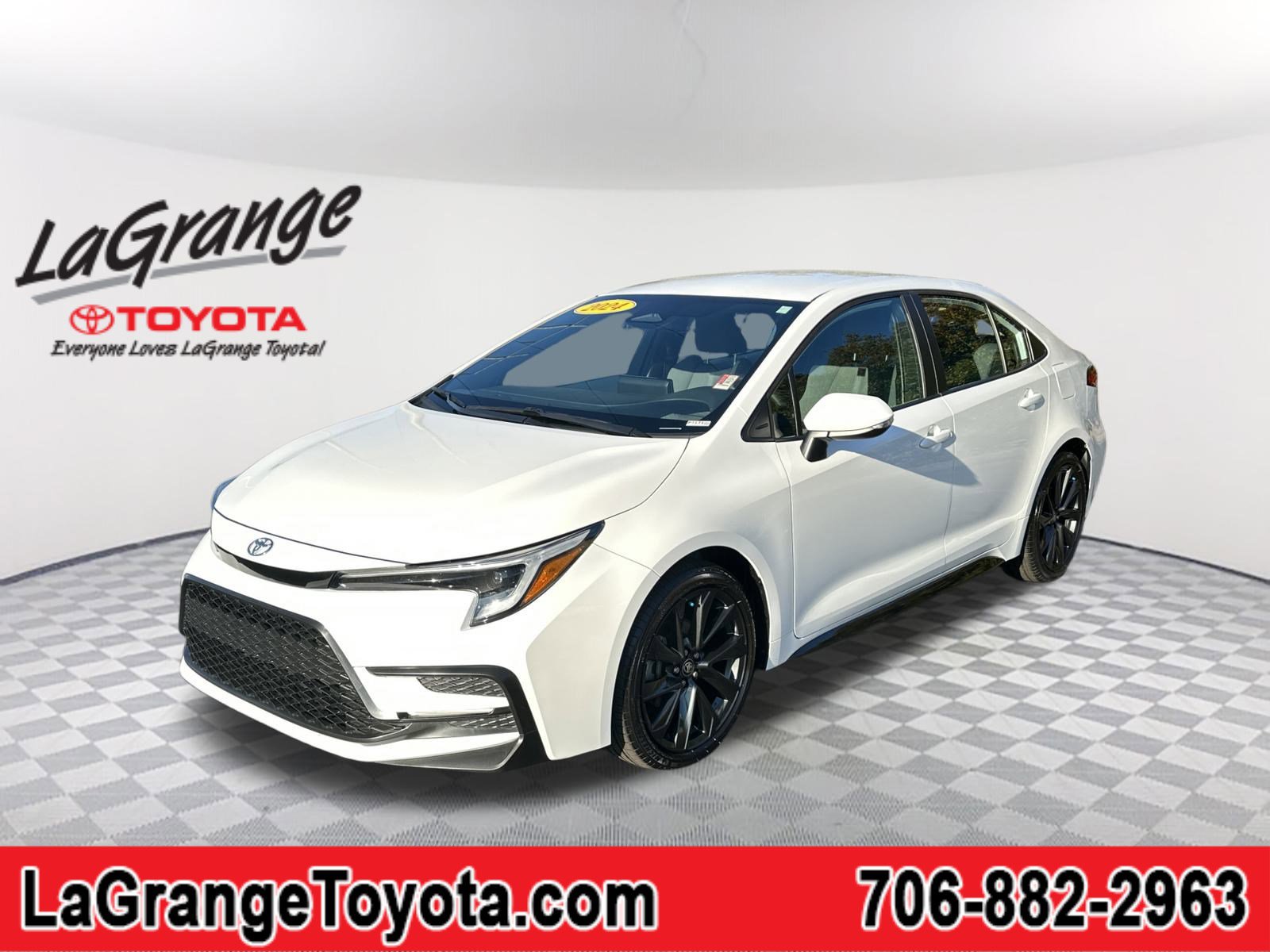 2024 Toyota Corolla SE's photo