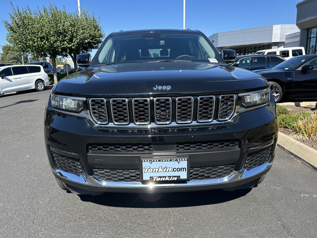 2024 Jeep Grand Cherokee Limited photo 2