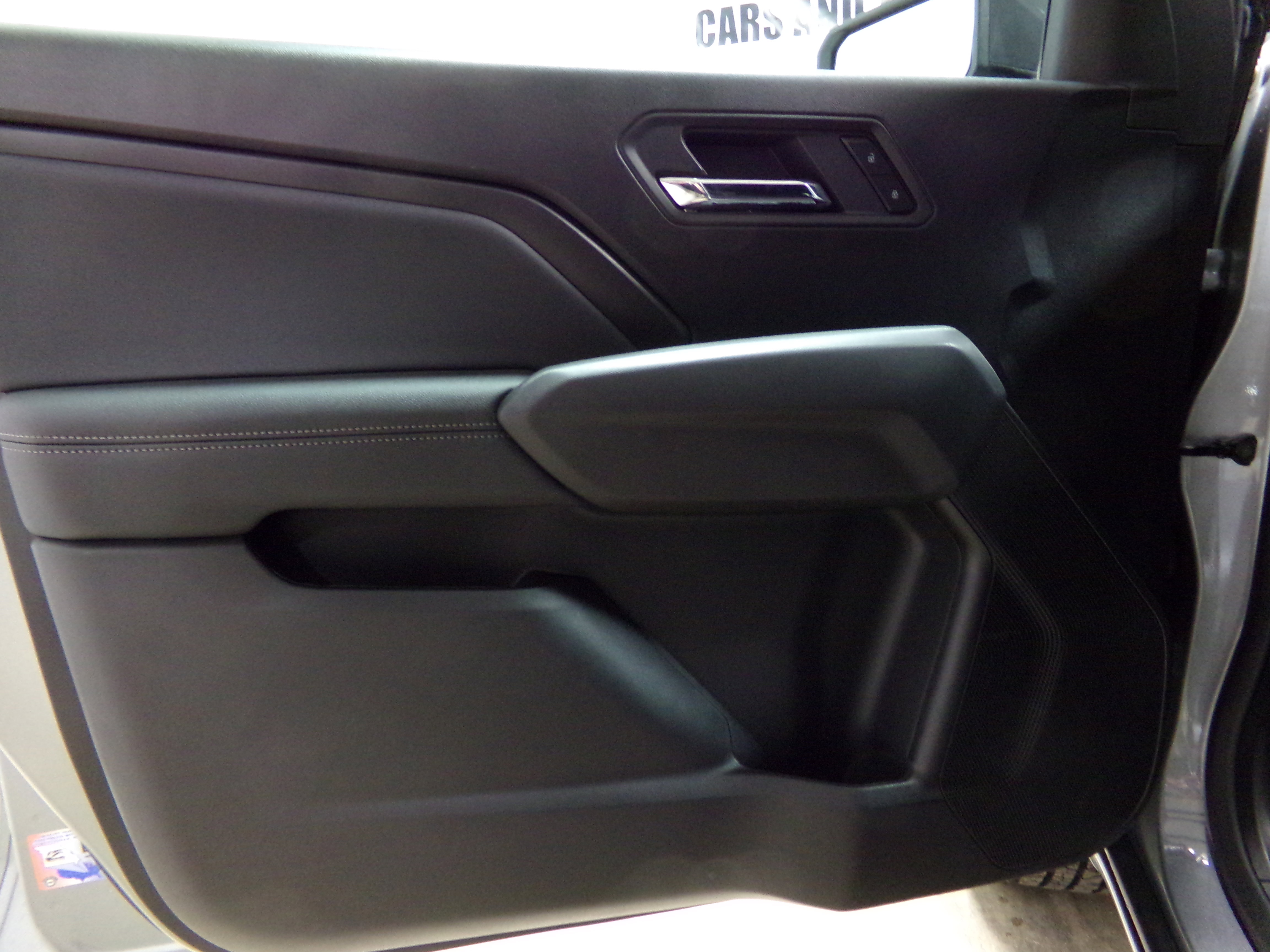 2025 Chevrolet Colorado Work Truck LT photo 12