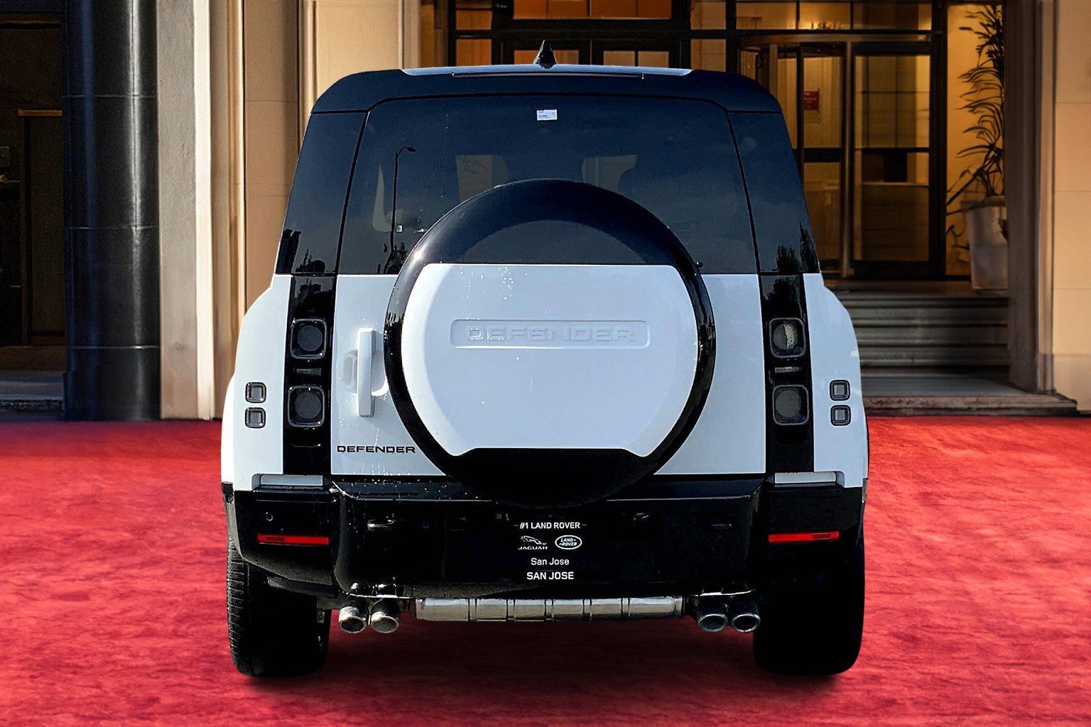 2025 Land Rover Defender 130 V8 photo 4