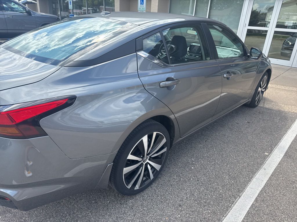 2022 Nissan Altima 2.5 SR photo 15