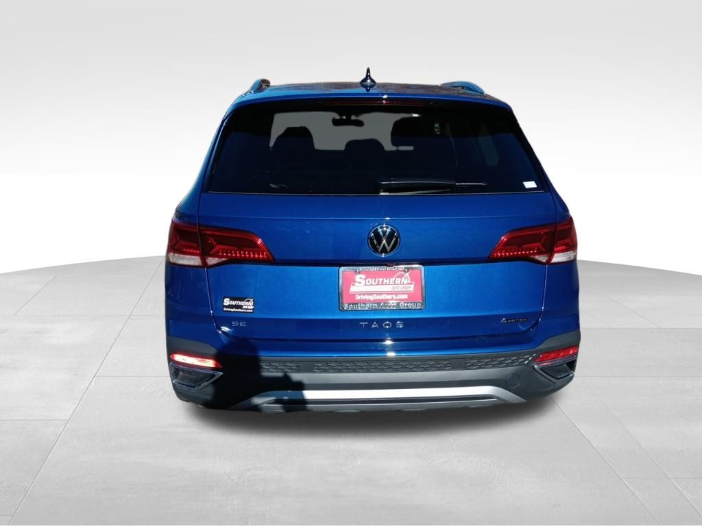 2024 Volkswagen Taos SE photo 3