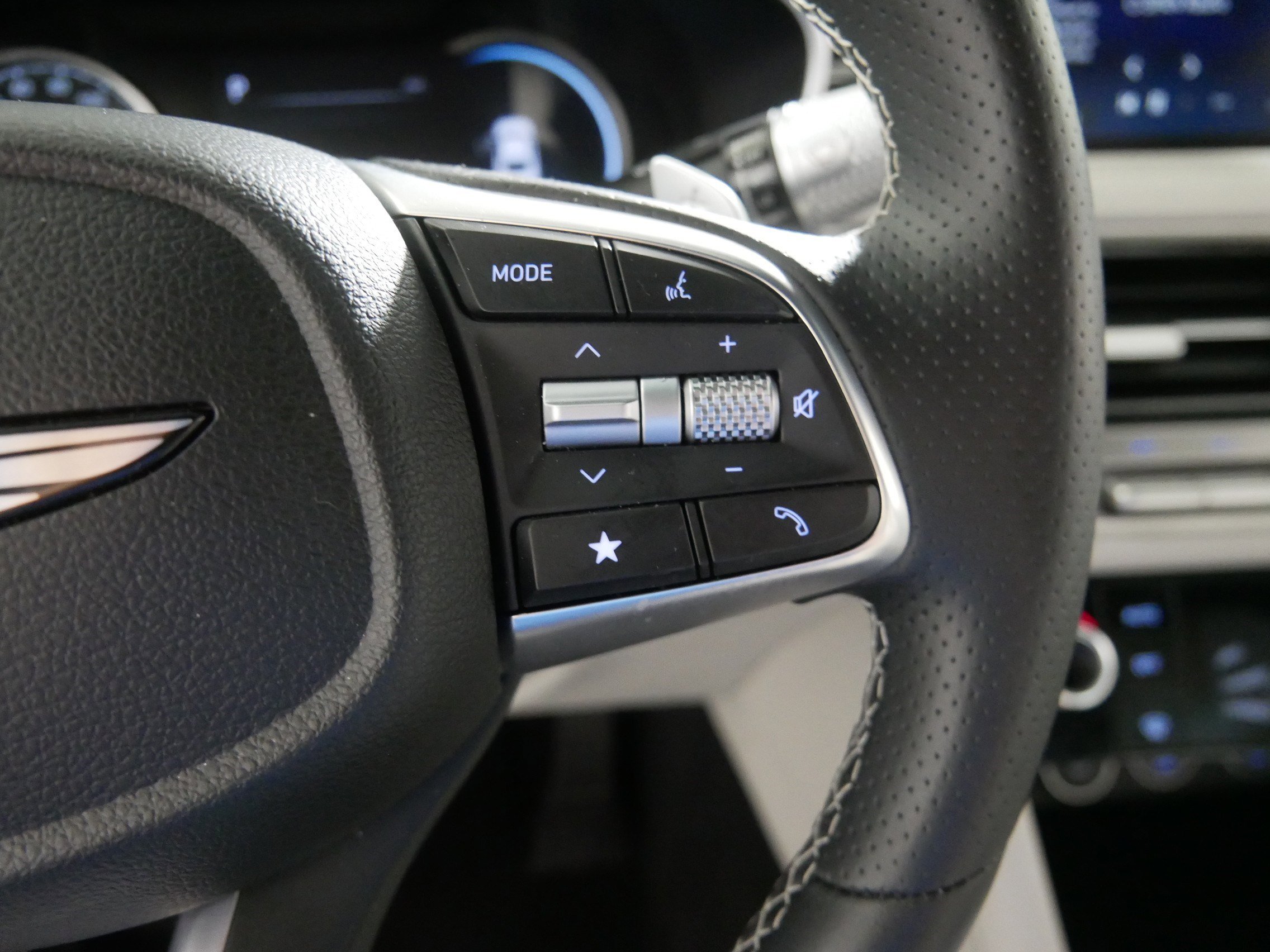 2024 Genesis G70 2.5T photo 28