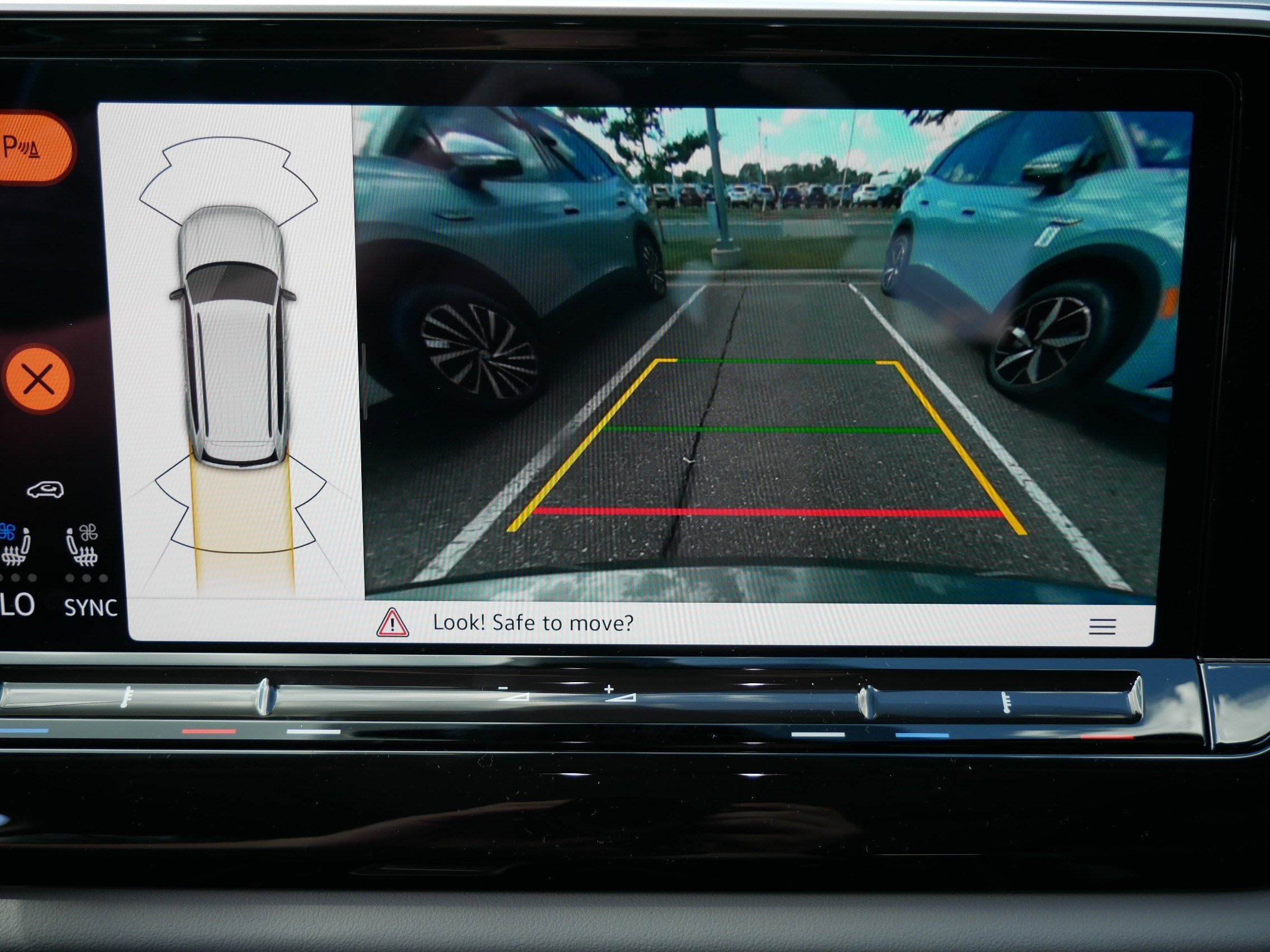 2025 Volkswagen Atlas Peak Edition SE photo 8