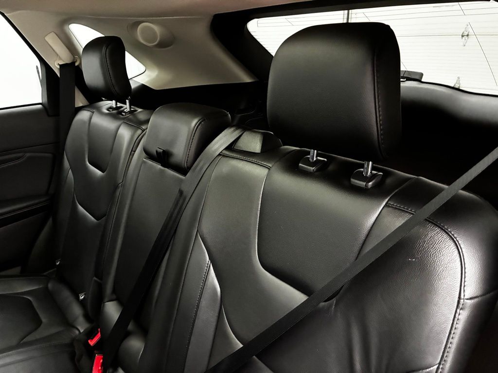 2020 Ford Edge Titanium photo 24