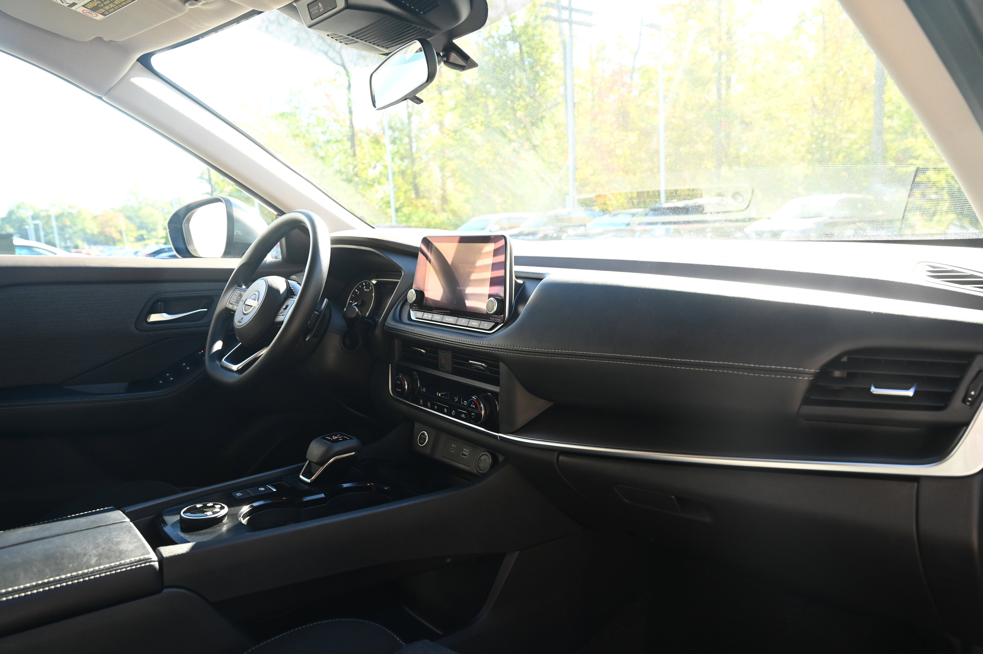 2023 Nissan Rogue SV photo 23