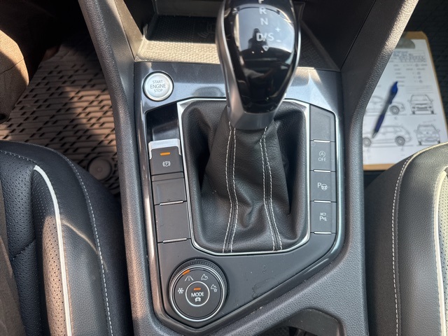 2022 Volkswagen Tiguan SEL Premium R-Line photo 11