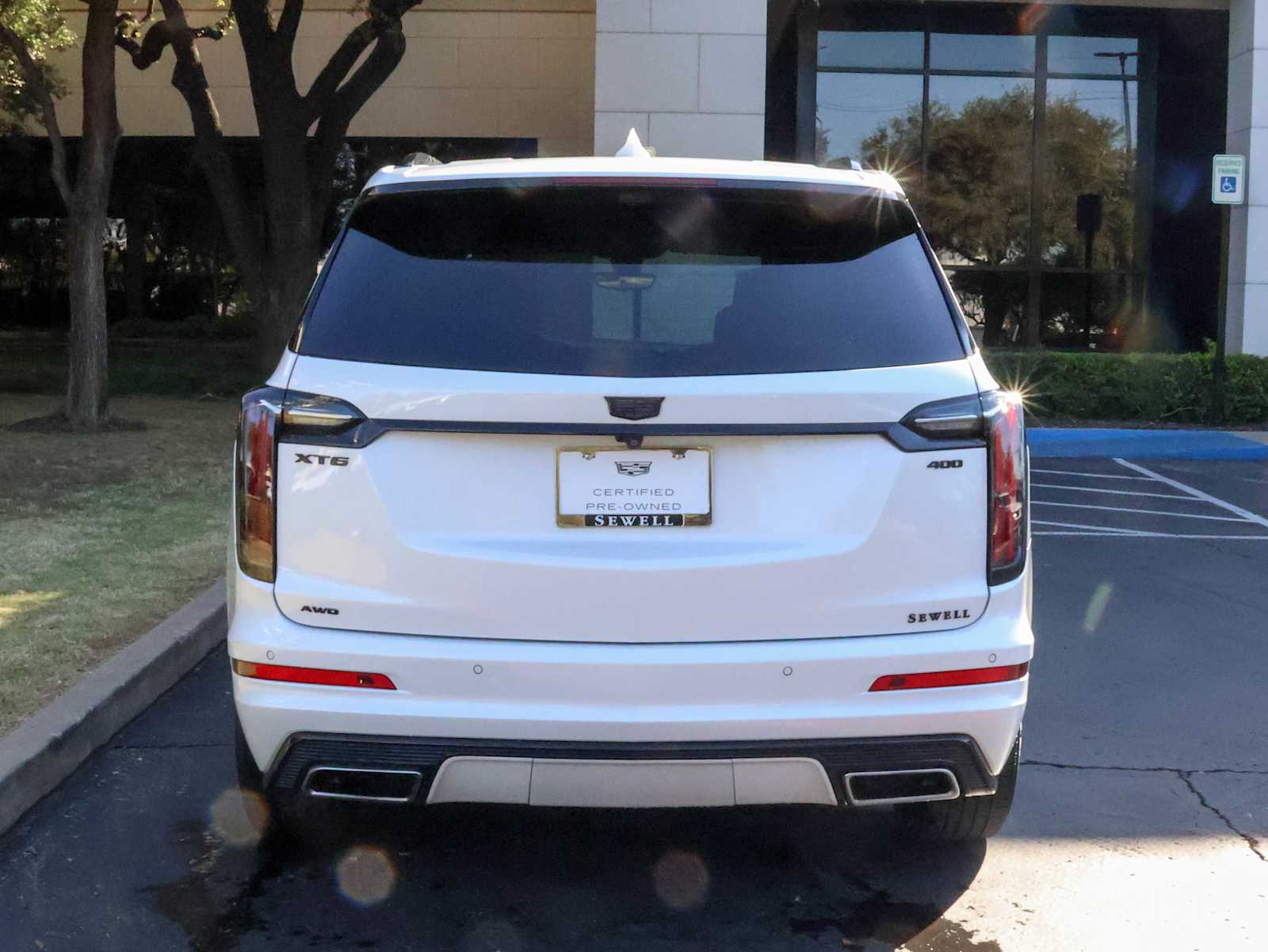 2023 Cadillac XT6 Sport photo 3