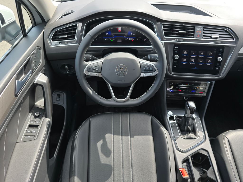 2024 Volkswagen Tiguan SE Wolfsburg Edition photo 11