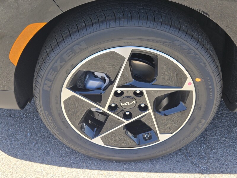 2025 Kia Soul EX photo 3