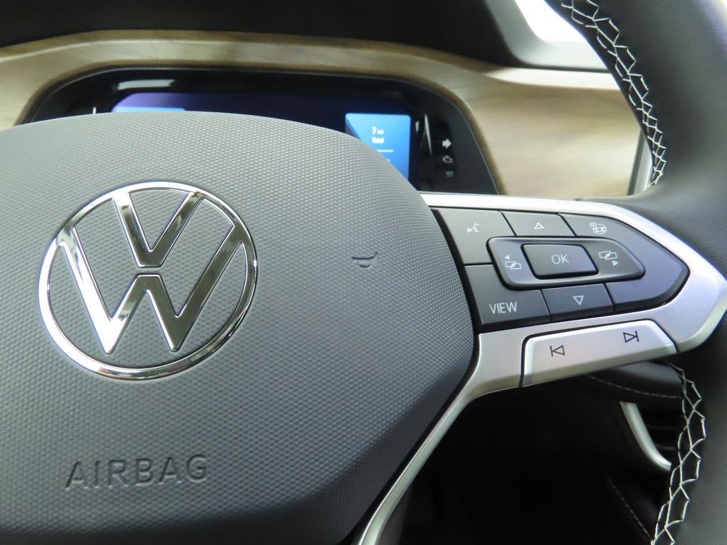 2026 Volkswagen Atlas SE Technology photo 12