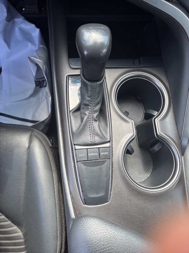 2022 Toyota Camry SE photo 20