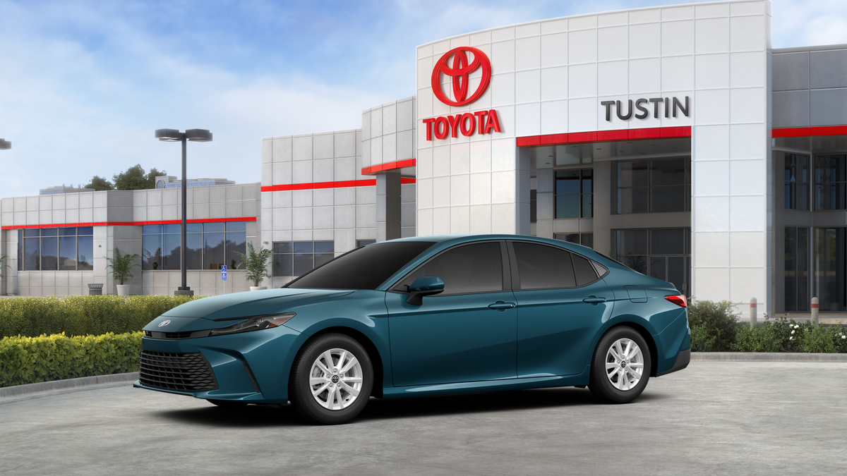 2026 Toyota Camry LE photo 2
