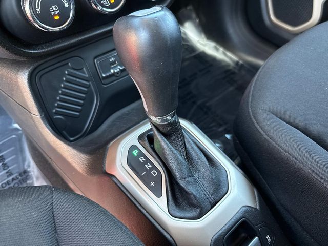 2016 Jeep Renegade Sport photo 27