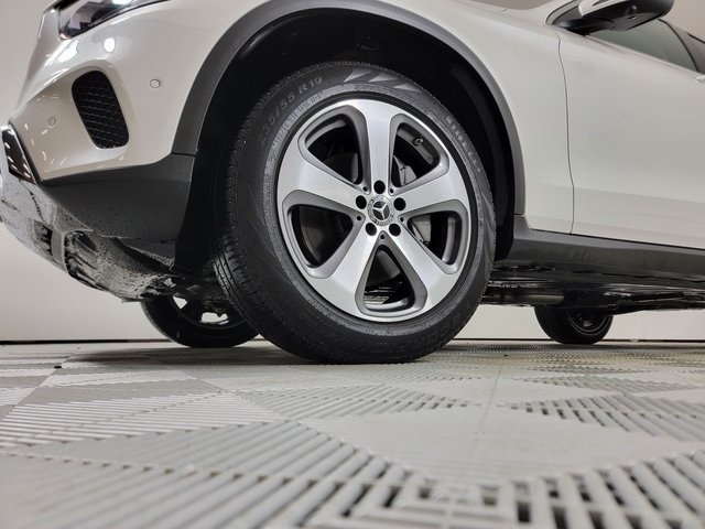2022 Mercedes Benz GLC 300 4MATIC photo 2