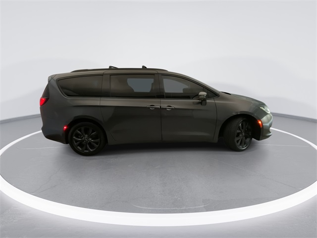 2020 Chrysler Pacifica Limited photo 5