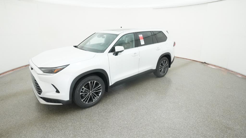 2026 Toyota Grand Highlander Platinum's photo