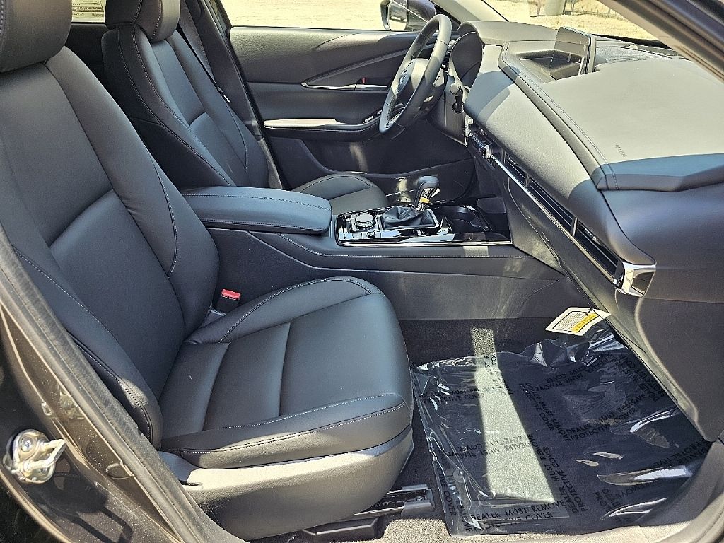 2025 Mazda CX-30 2.5 S Preferred photo 3
