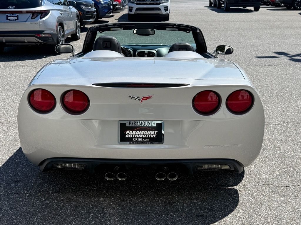 2005 Chevrolet Corvette Base photo 25