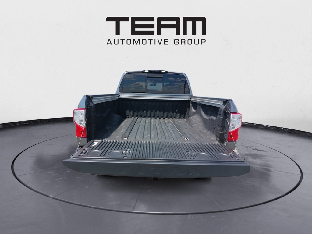 2018 Nissan Titan PRO-4X photo 8